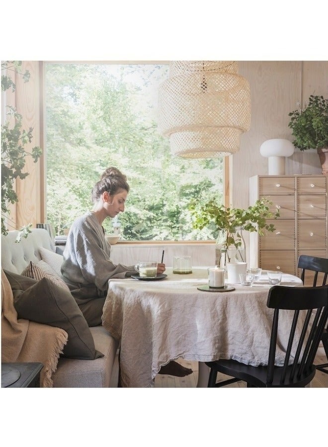 أيكيا شمعة معطرة برائحة الفانيليا الدافئة في وعاء زجاجي - شمعة ديكور بلون بيج دافئ لإضفاء جو مريح على المنزل، وهدية مثالية. - Image 3